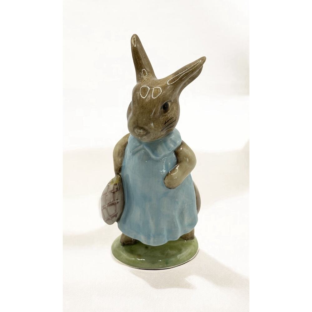 Beatrix Potter's "Mrs. Flopsy Bunny"Figurine Beswick F. Warne & Co. 1965 England